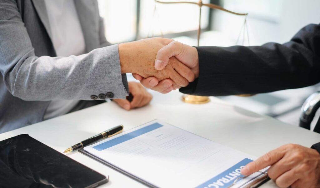 Negoziare i contratti per progetti e servizi informatici